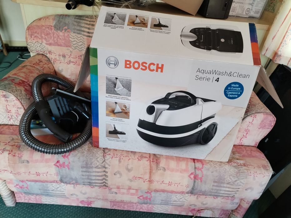 Vind aspirator Bosch cu spalare