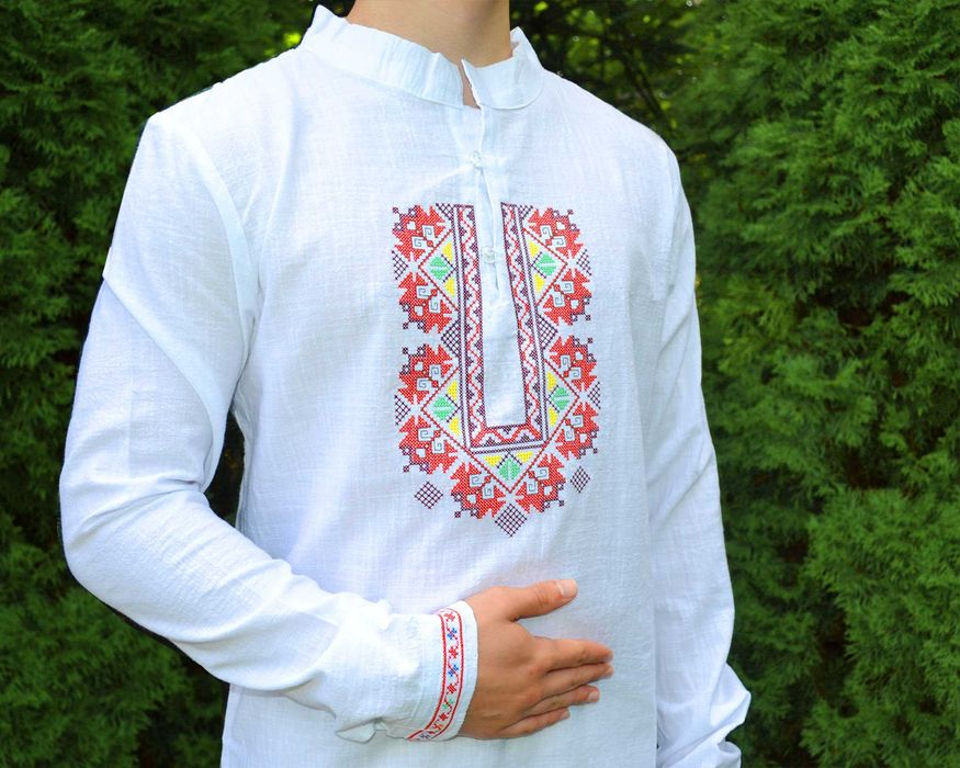 Мъжки ризи с бродирана шевица от производител