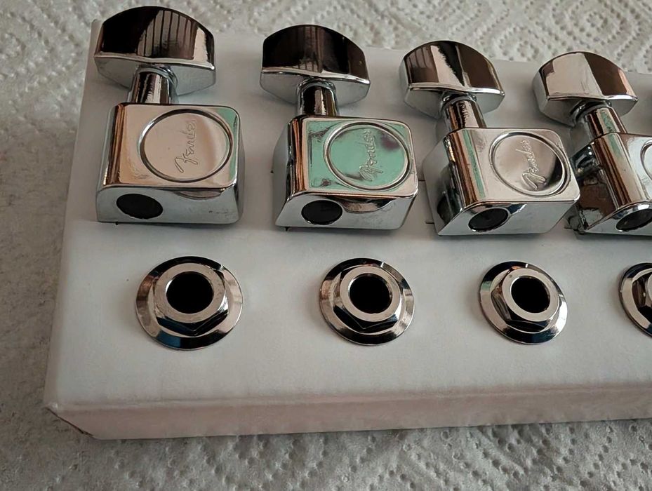 Нови или неползвани комплекти ключове Fender, Epiphone, Gotoh, Grover