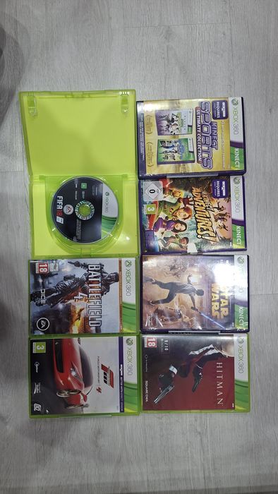 Xbox 360 kinect + 2 manete + 8 jocuri