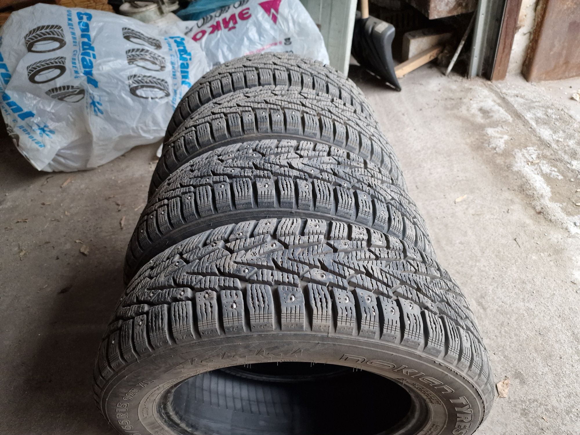 Комплект (4 шт) зимней (шипованной) резины Nokian Nordman 7 185/65 r15