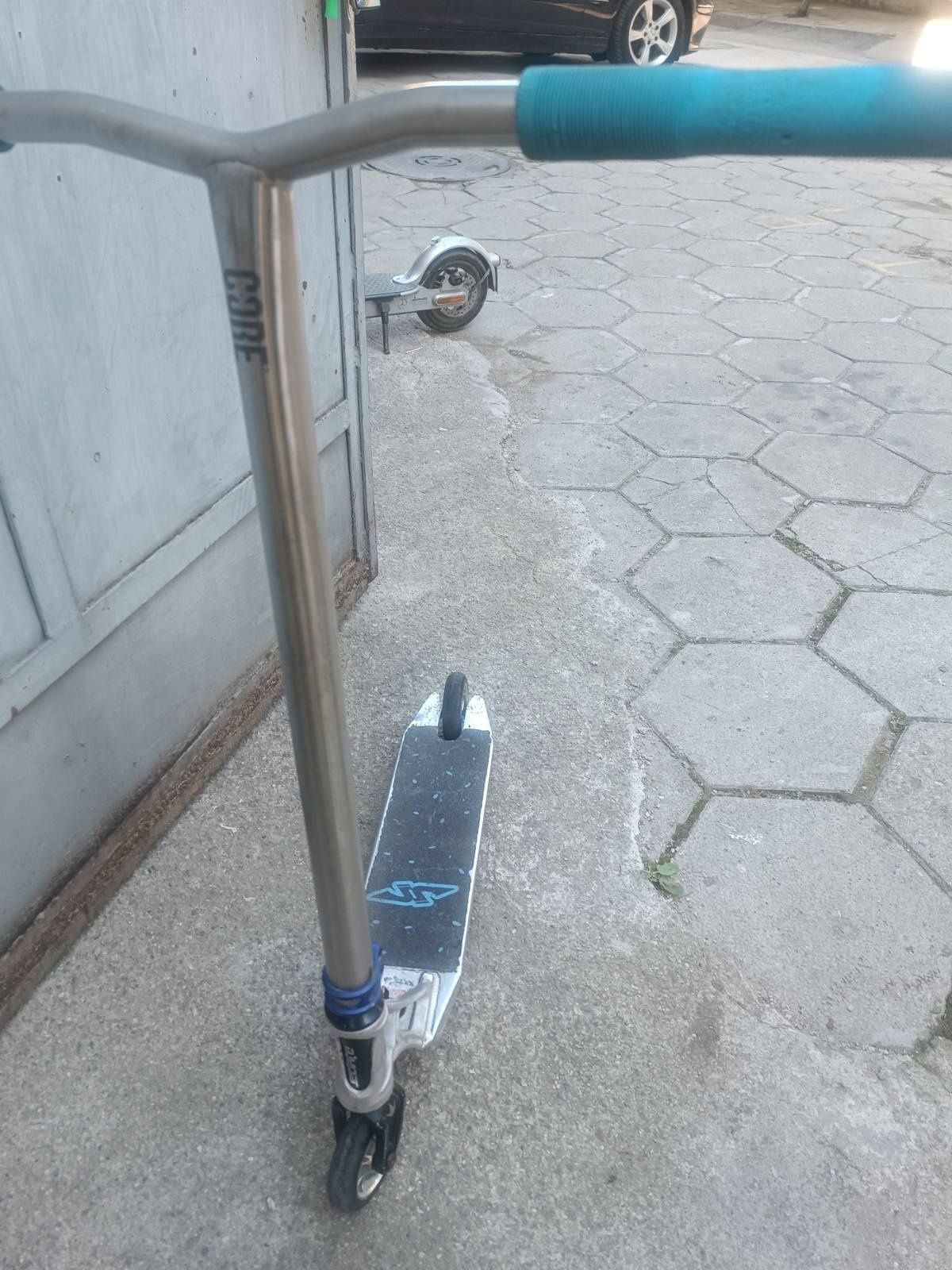 Продавам custom тротинетка за трикове