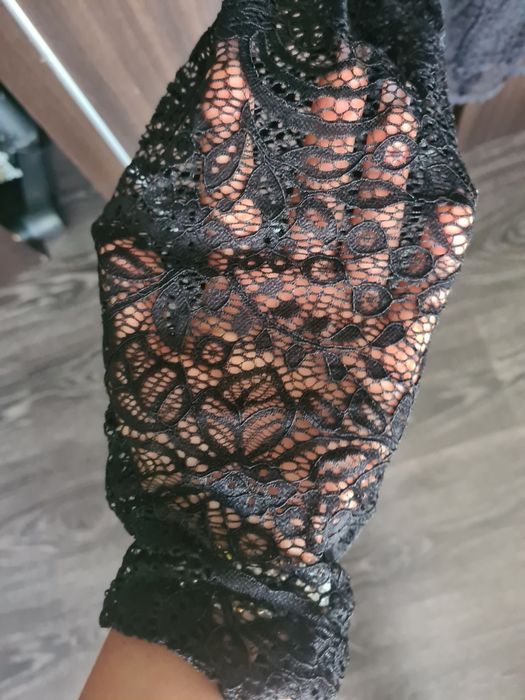 Bluza neagra dama mar 38/40 la 70 lei Timișoara