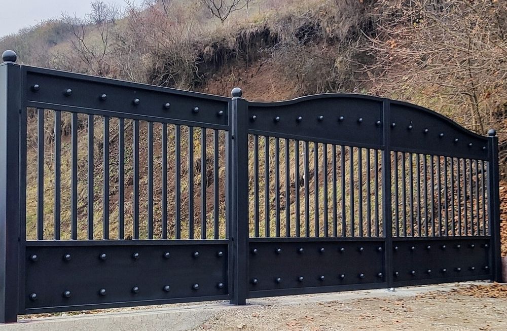 Fier forjat si materiale din fier forjat