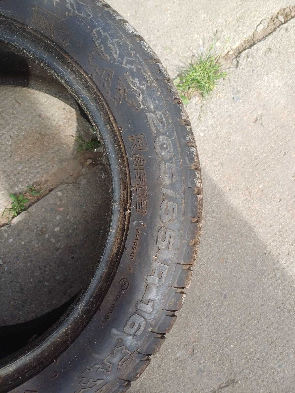 Vând geantă și 2 cauciucuri 205/55 R16