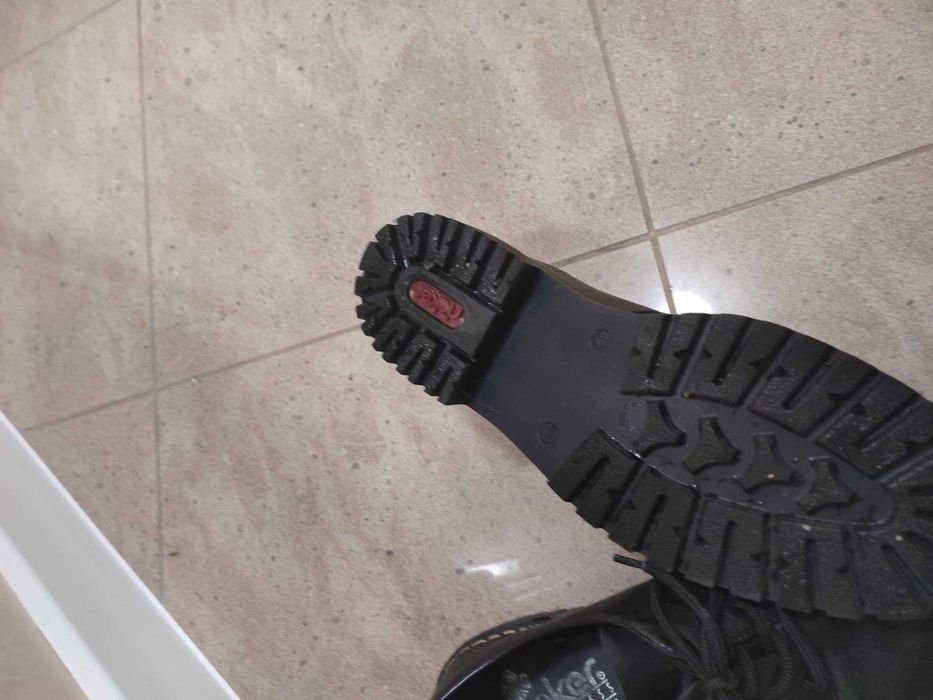 Дамски обувки Rieker затворени от естествена кожа черни номер 42