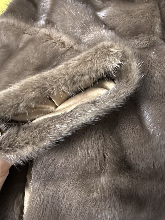 Продам норкововкю шубу