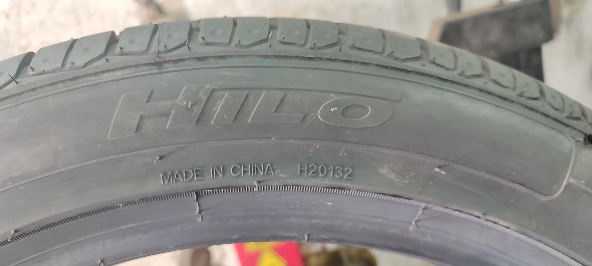 235/45R18 4 шины