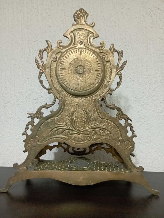 Месингов часовник и два месингови свещника