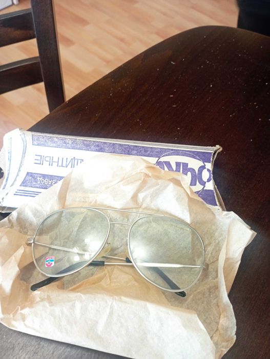 Продавам ретро слънчеви очила