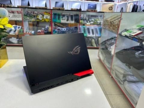 Asus Rog Strix ryzen 9-5900HX 16/512 SSD RX6800M-12GB