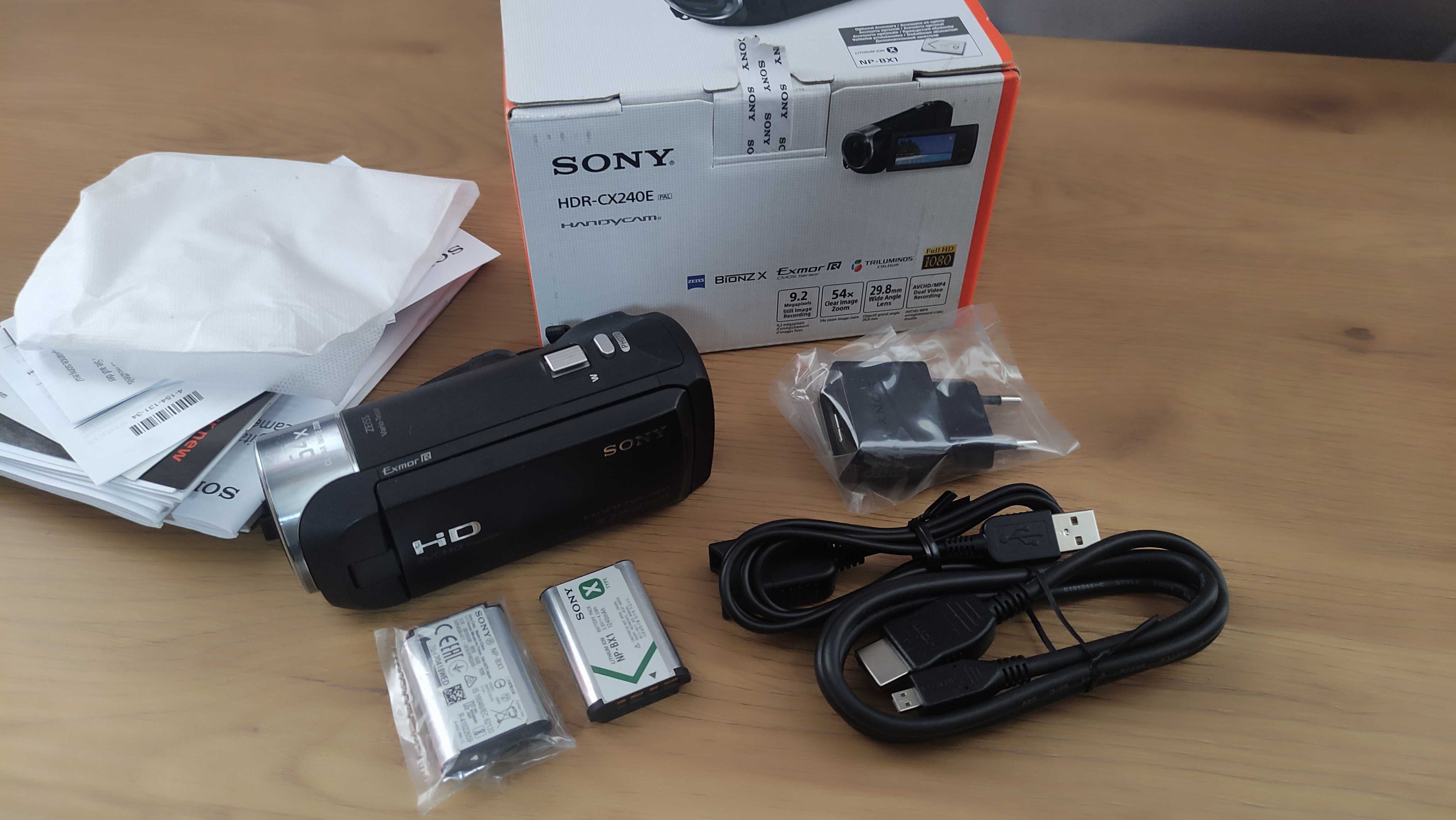 Camera video  Sony Handycam HDR-CX240E, Full HD cu 2 baterii incluse