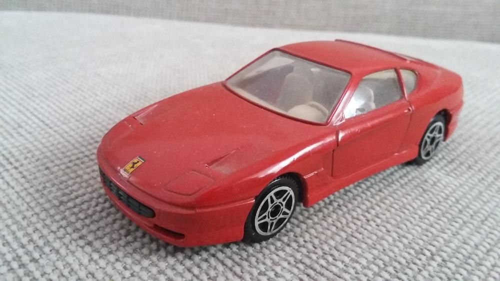 Vand macheta Ferrari 456 GT scara 1/43 producător Bburago