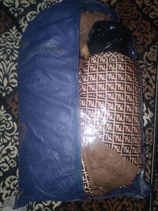 Ayollar kurtkasi sotiladi yangi