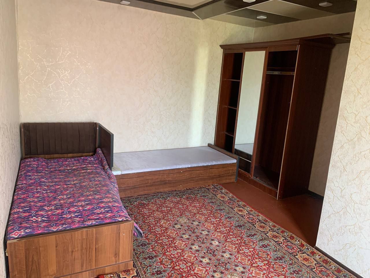 Uy yani hovli sotiladi bez makler