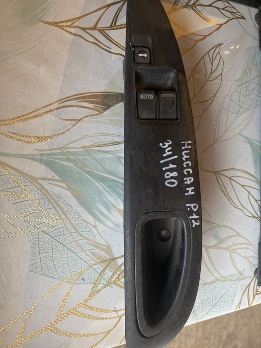 Кнопки стеклоподьемников Ниссан Премьера Р 12