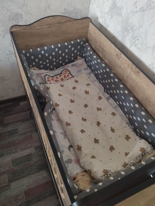 Продается детская кроватка б/у