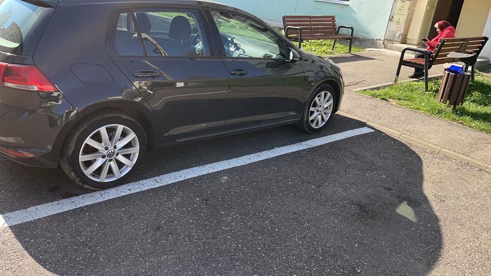 Vând golf 7 an 2013 motor 1/2 fsi benzină