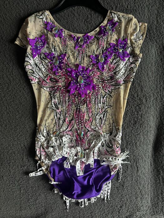 трико за художествена гимнастика