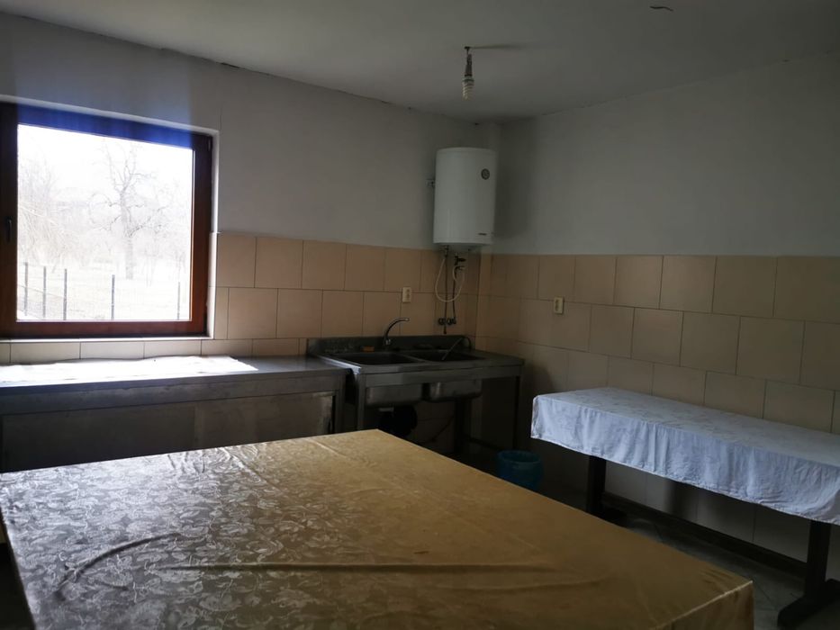 Vand spatiu comercial/industrial.