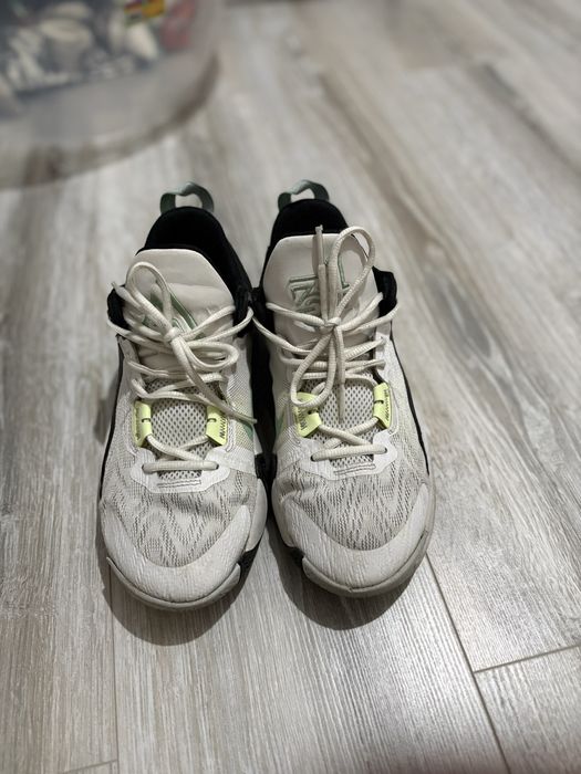 Продам кросовки Nike