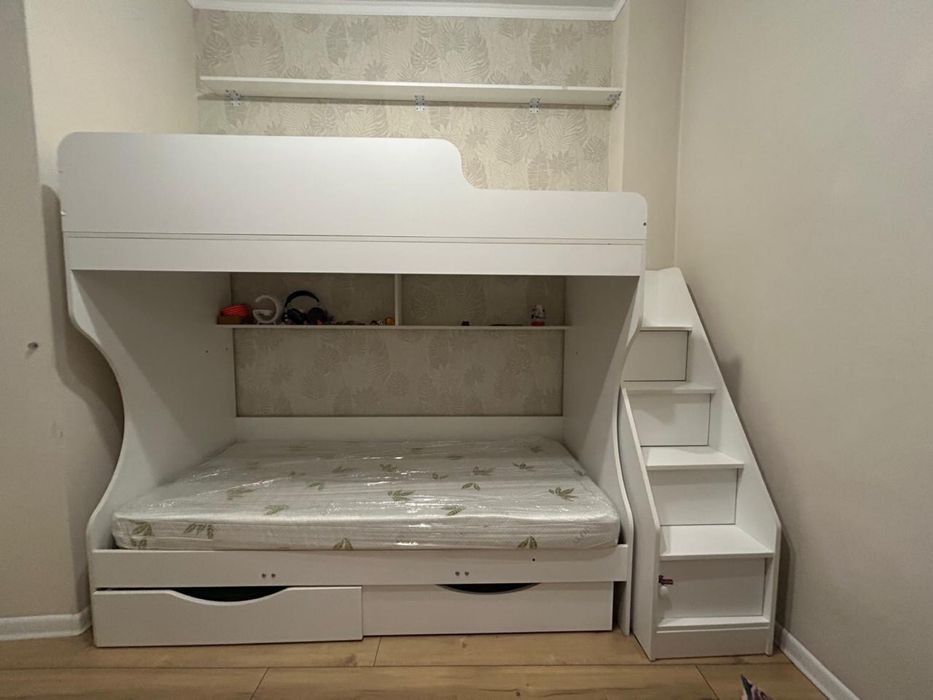 Двухярусная кровать