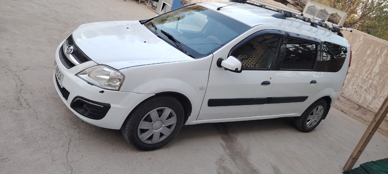 Lada largus 2017
