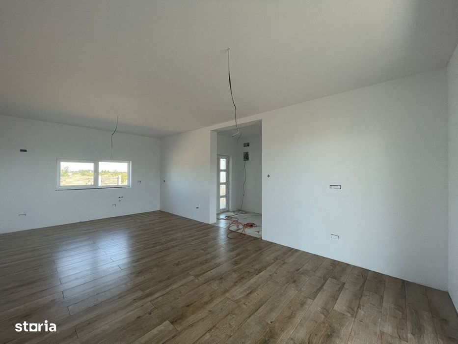 Duplex despartit prin baie | 3 camere | Super Preț | Urseni