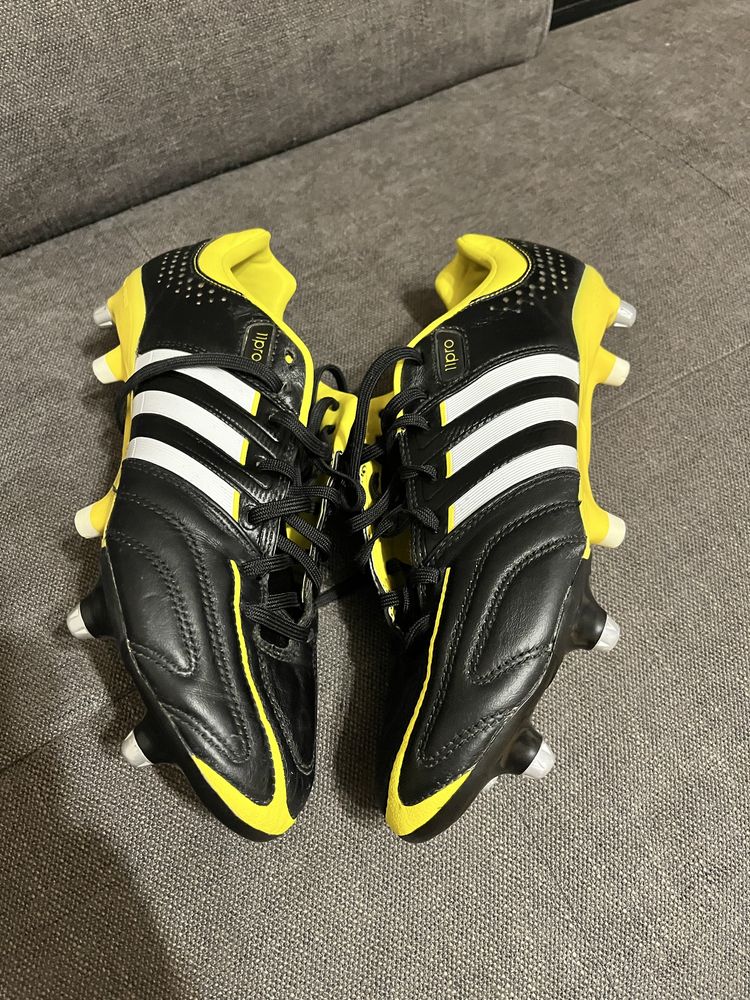 Vand Adidas 11 pro profesionale marimea 41 1/3 in conditi foarte bune