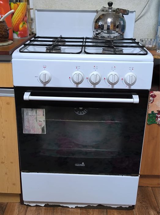 Продам газовую плиту