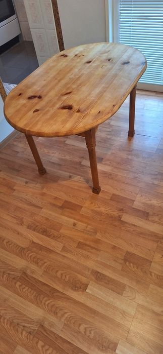 Дървена Масивна маса