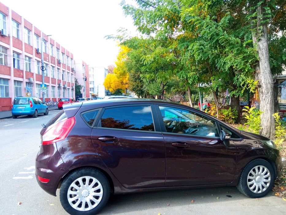 FORD FIESTA 1.4 GPL, vișiniu
