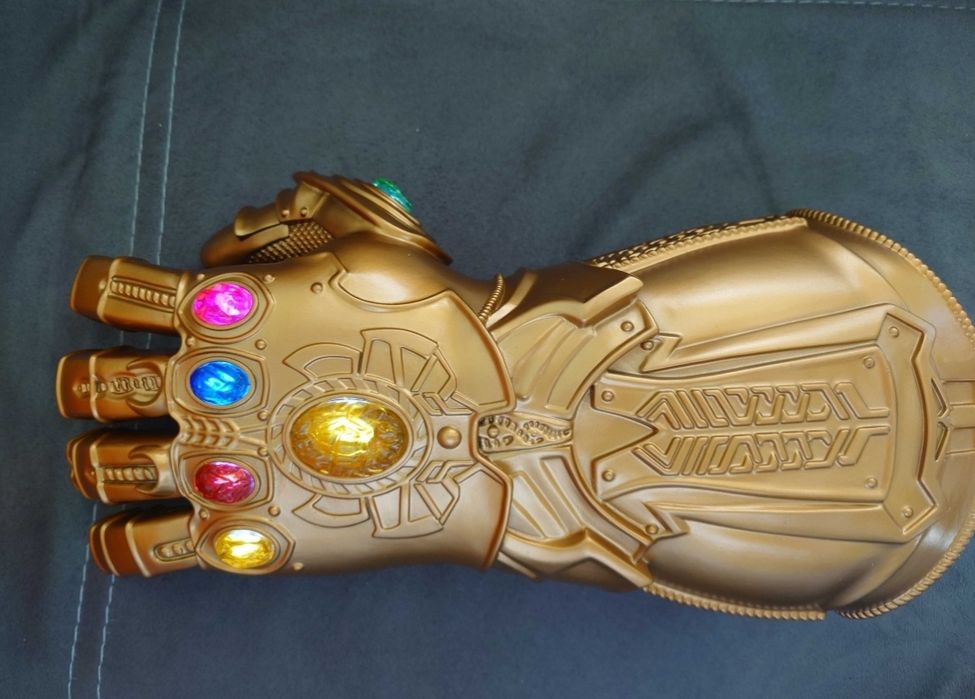 Ръкавицата на Танос Thanos (Avengers Infinity war) Отмъстителите