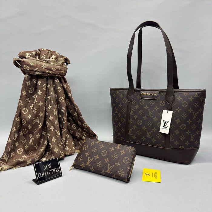 Set Poșetă, eșarfă și portofel