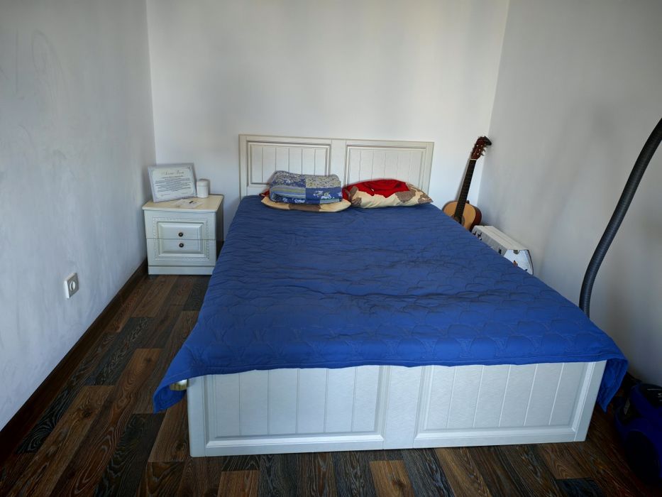 Продам кровать с тумбой