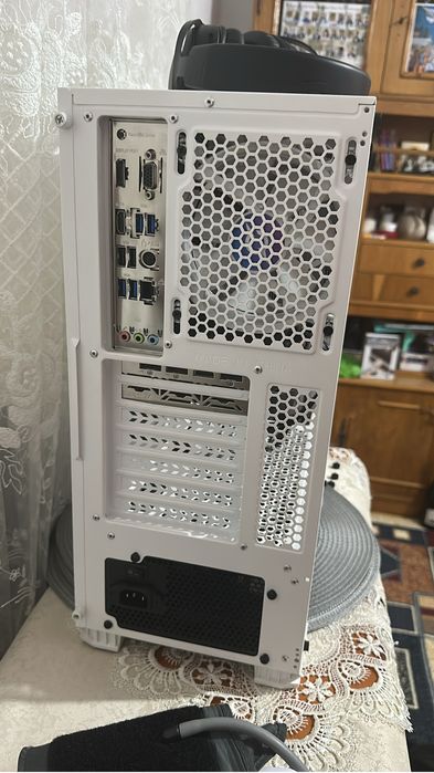 PC Gaming ( Medium-low gaming ) + Monitor