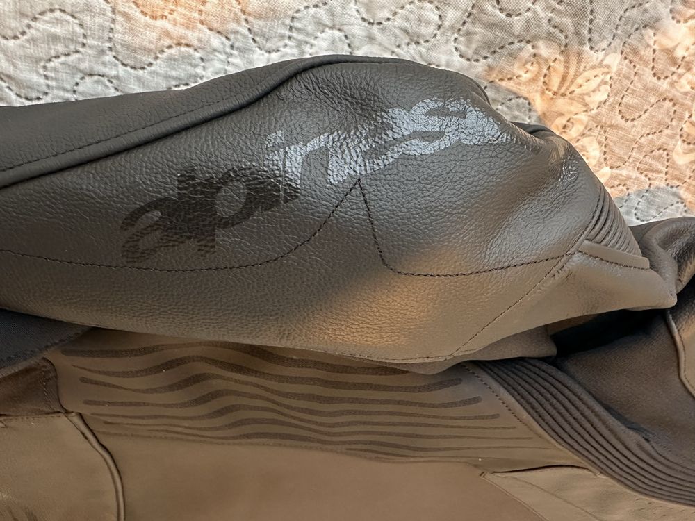 Мото яке Alpinestars кожено