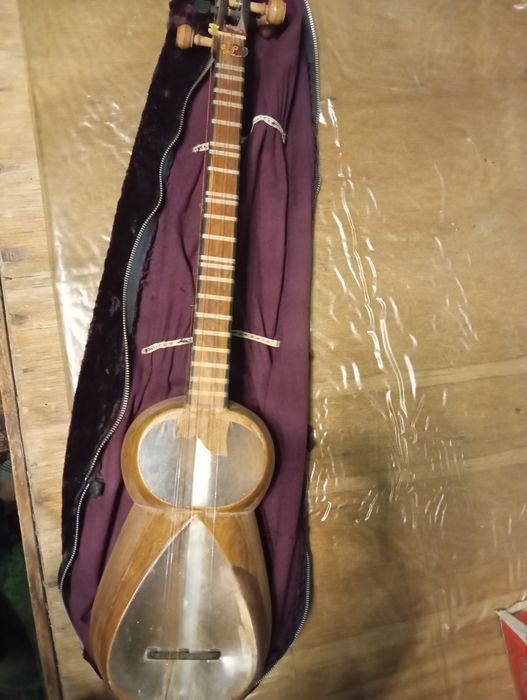 Rubob sotiladi kelishilgan narxda