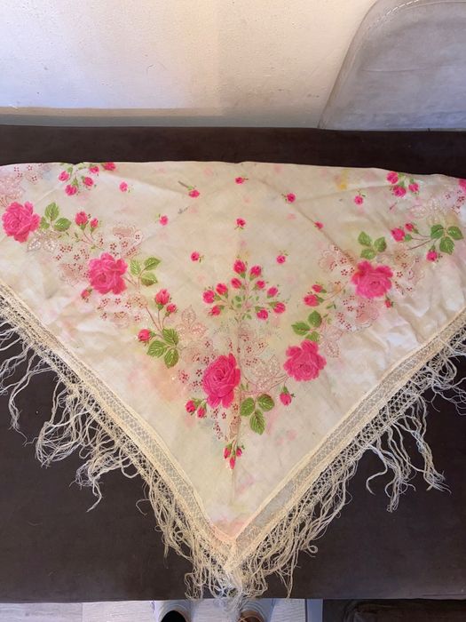 Народна носия рокли и кърпа