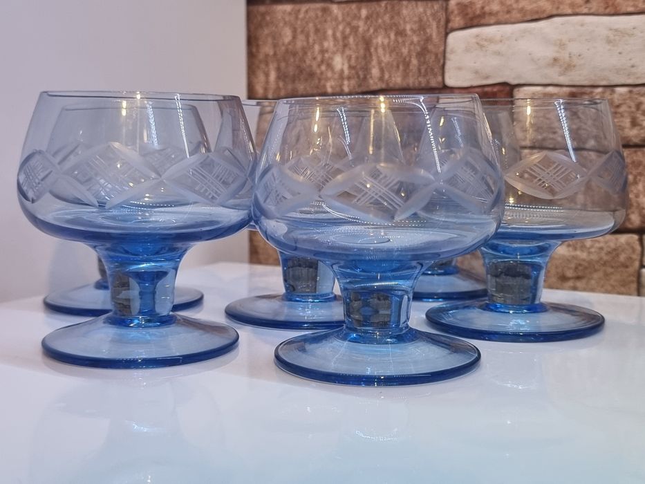 Set 6 pahare cristal coniac, vechi cu picior