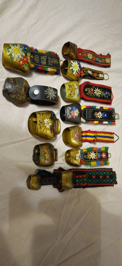 Vand clopote,talangi vechi, si ornamentale.Vedeti cele 8 poze atasate