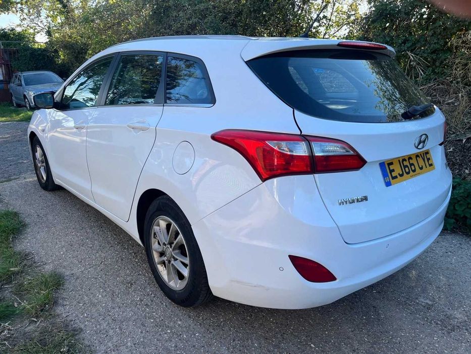 На части Hyundai i30 1.6 crdi 2016 година