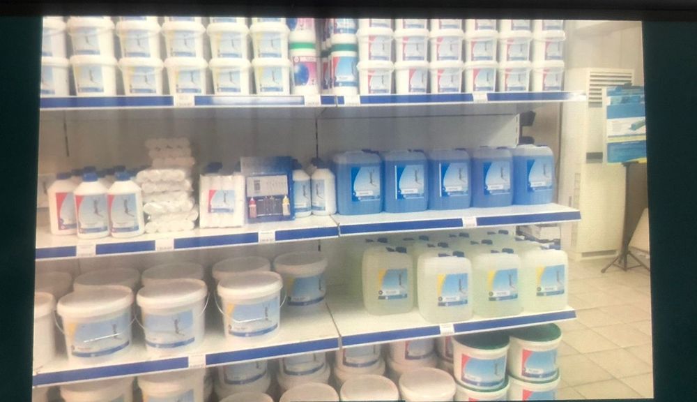 Химические препараты для очищения воды в бассейнах
