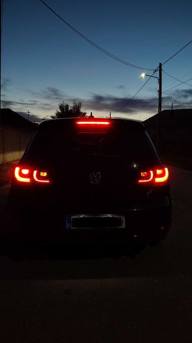 Volkswagen Golf 6 1.6 TDI 105CP+ (Soft) - pachet GTI interior-exterior