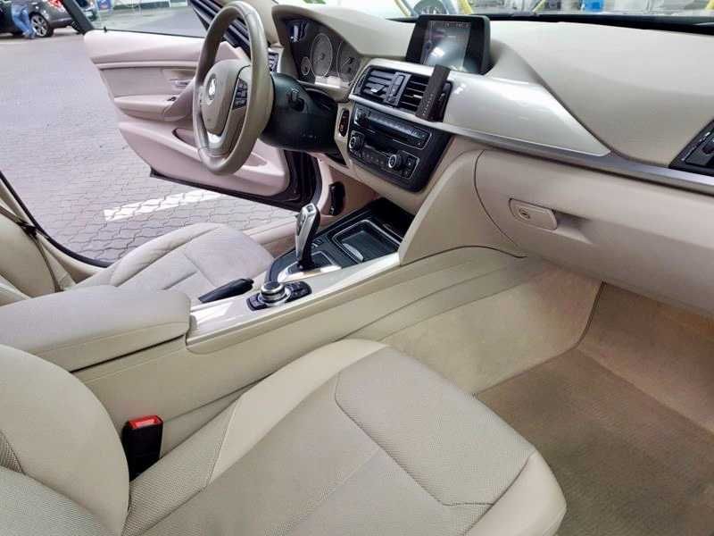 BMW Seria 3 din 2012 Aprilie