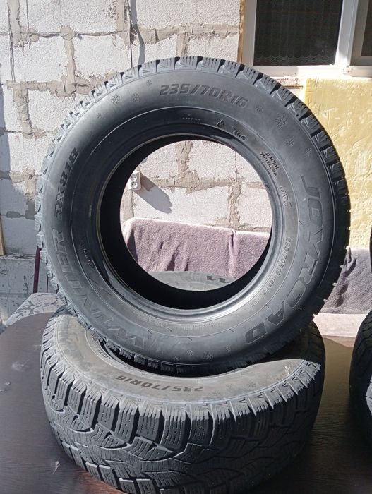 Зимние шины продам