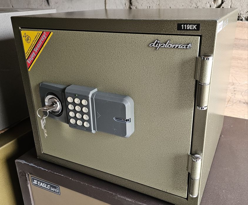 Огнеупорный сейф Diplomat кодовый электронный цифровой песочный
