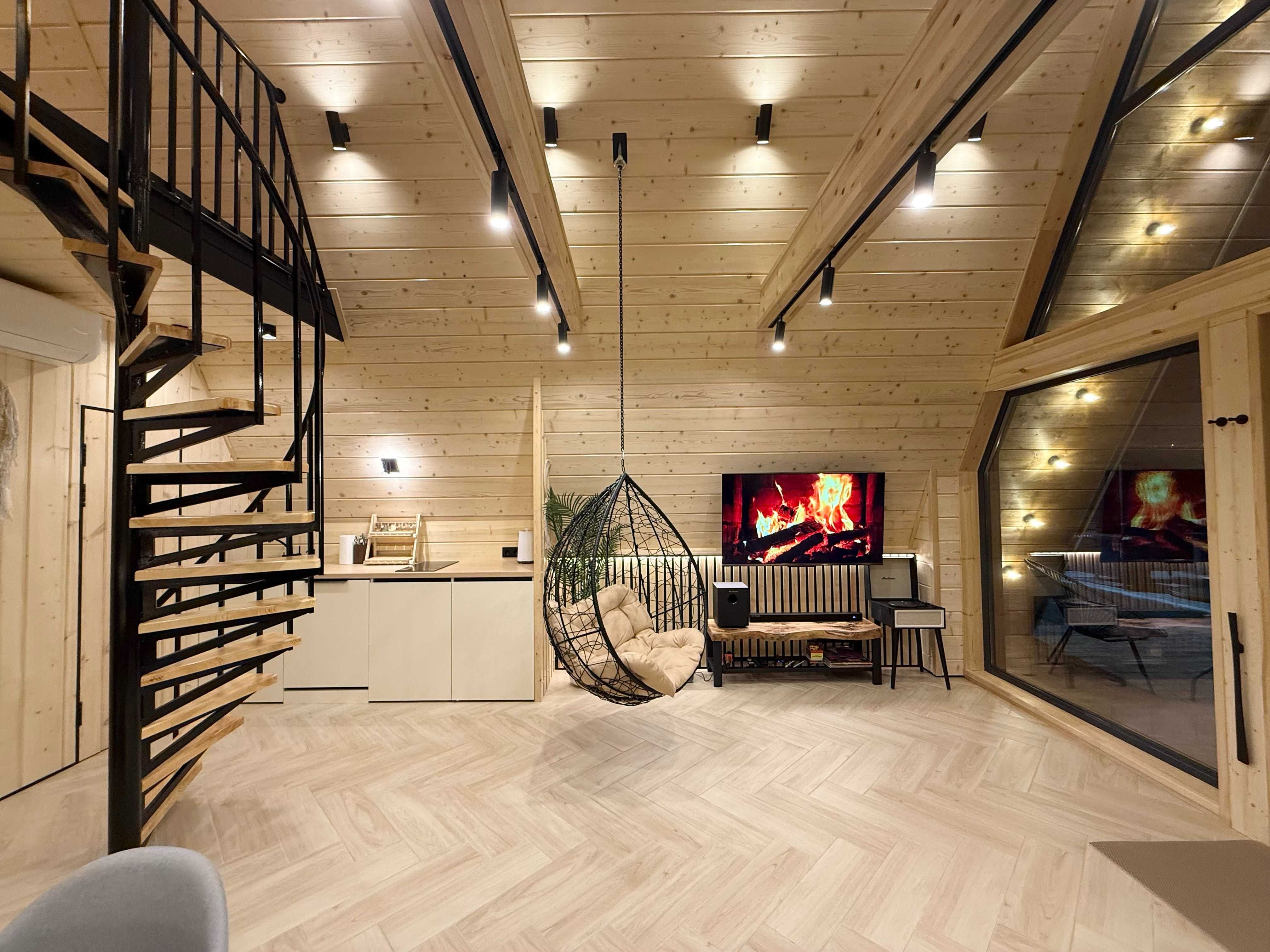 Дом в стиле A-frame (приватная територия)