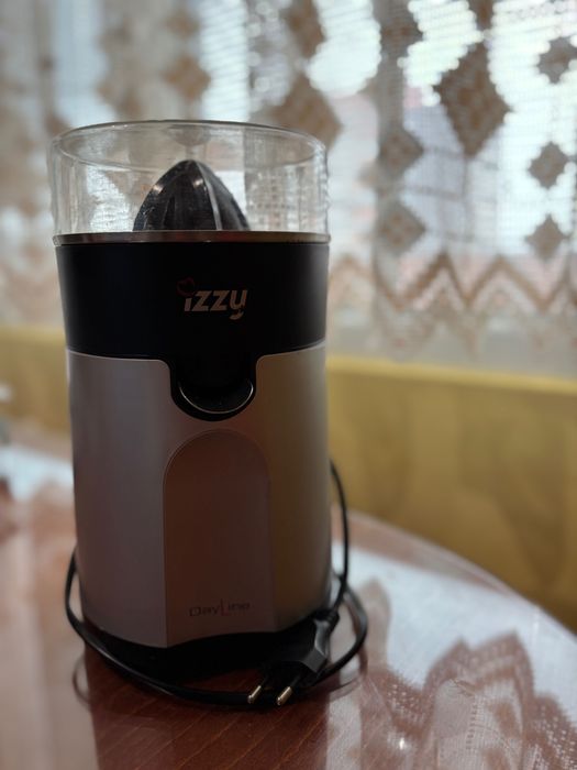 Сокоизстисквачка за цитрусови плодове Izzy