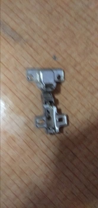 Навесы , ручки , замки , чопики и тд . Фурнитура для шкафа